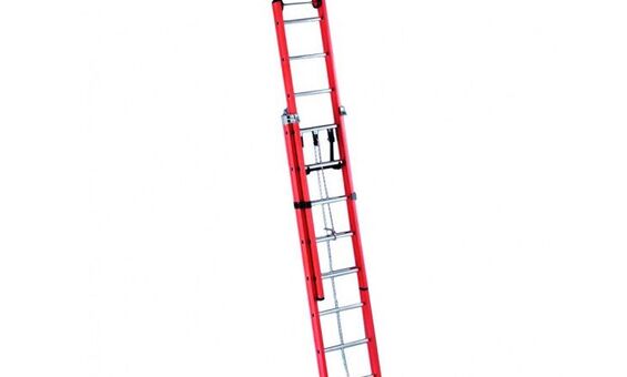 Двухсекционная лестница выдвигаемая тросом SVELT V2 2x12 ступеней
